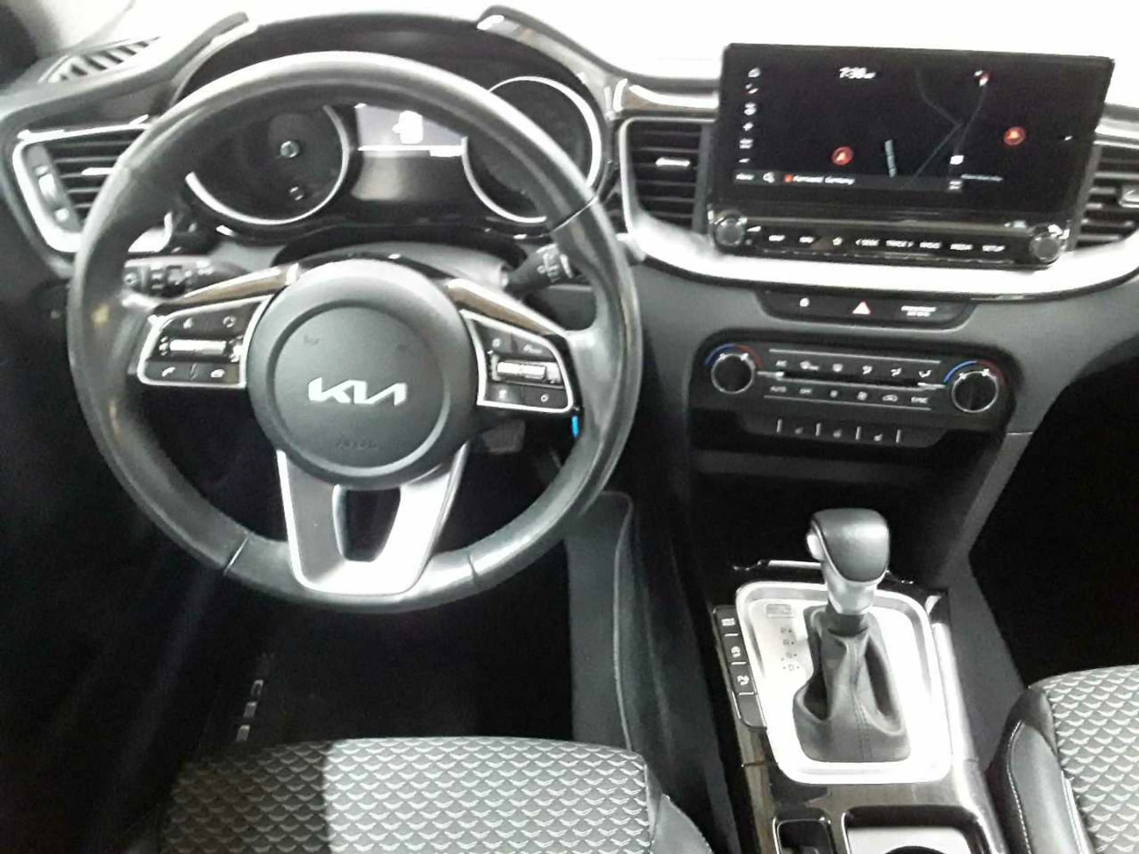 Kia XCeed XCeed 1.6 CRDi Eco-Dynamics+(48V Mild-Hybrid) DCT7 — photo 10