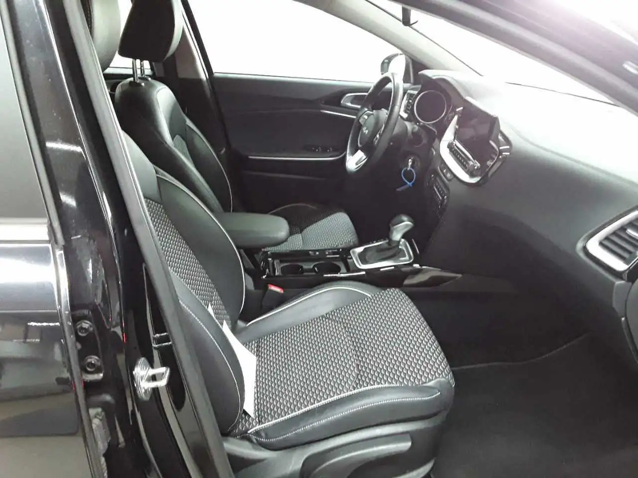 Kia X Ceed XCeed 1.6 CRDi Eco-Dynamics+(48V Mild-Hybrid) DCT7, миниатюра 8