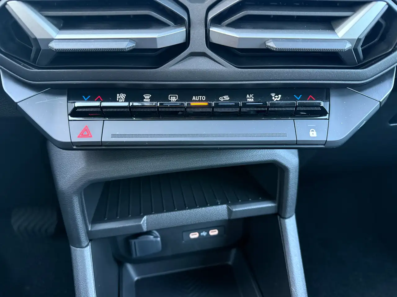 Dacia Bigster Hybrid 155 Expression Kamera Navi SHZ 17" Alu AZV 12