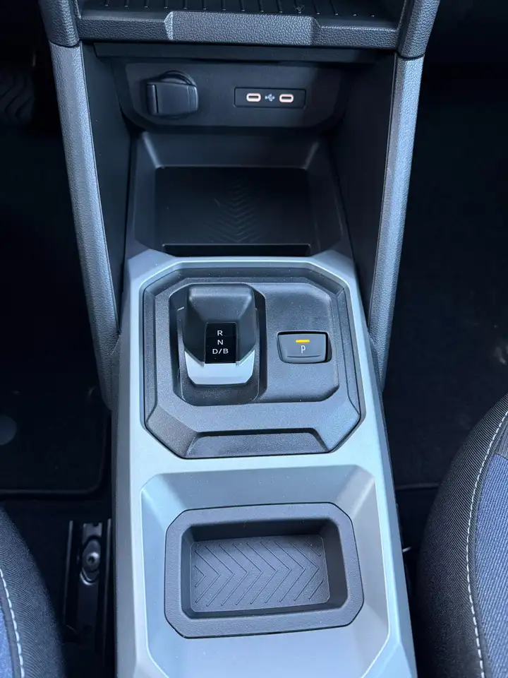 Dacia Bigster Hybrid 155 Expression Kamera Navi SHZ 17" Alu AZV 13