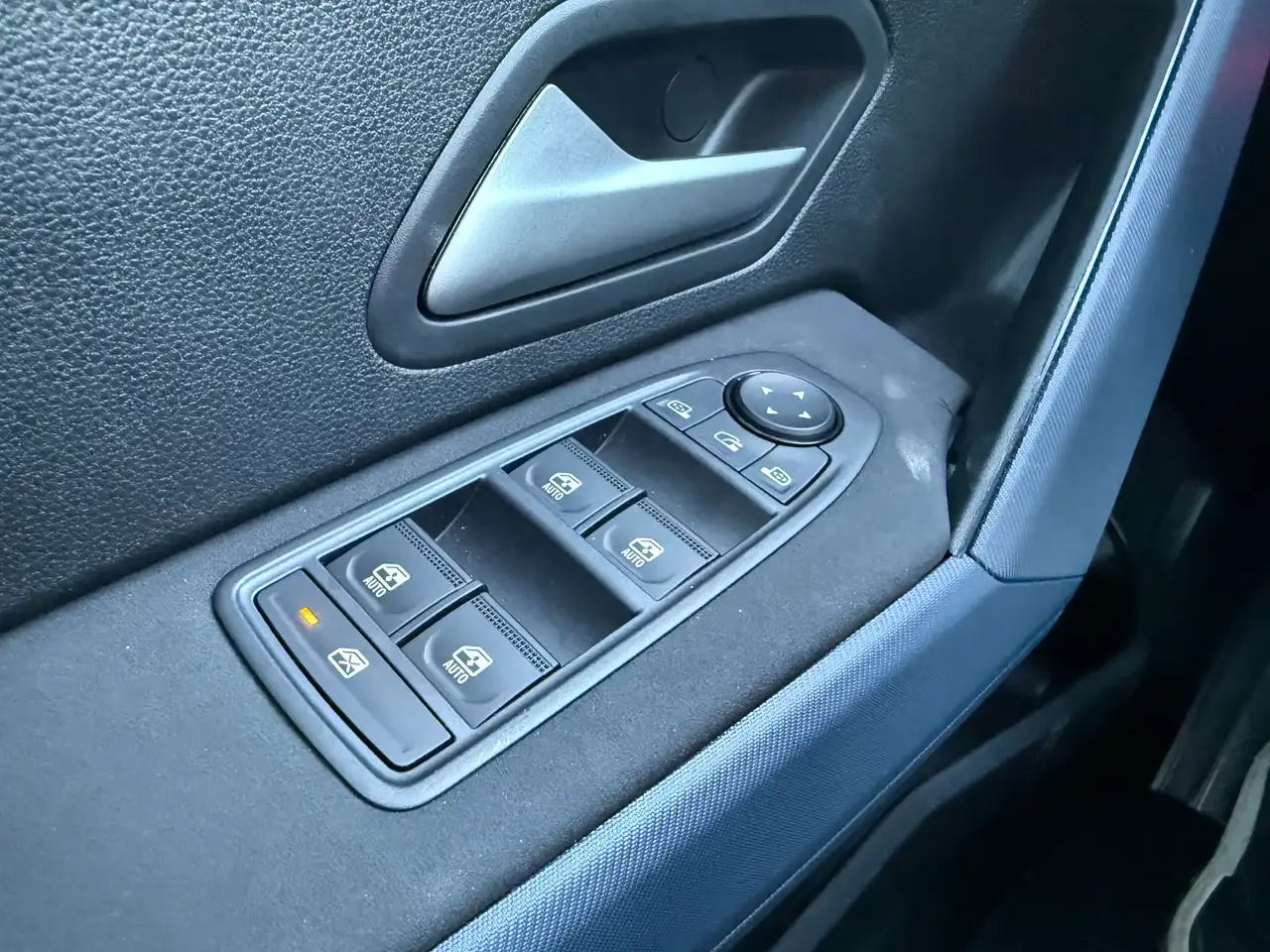 Dacia Bigster Hybrid 155 Expression Kamera Navi SHZ 17" Alu AZV 6