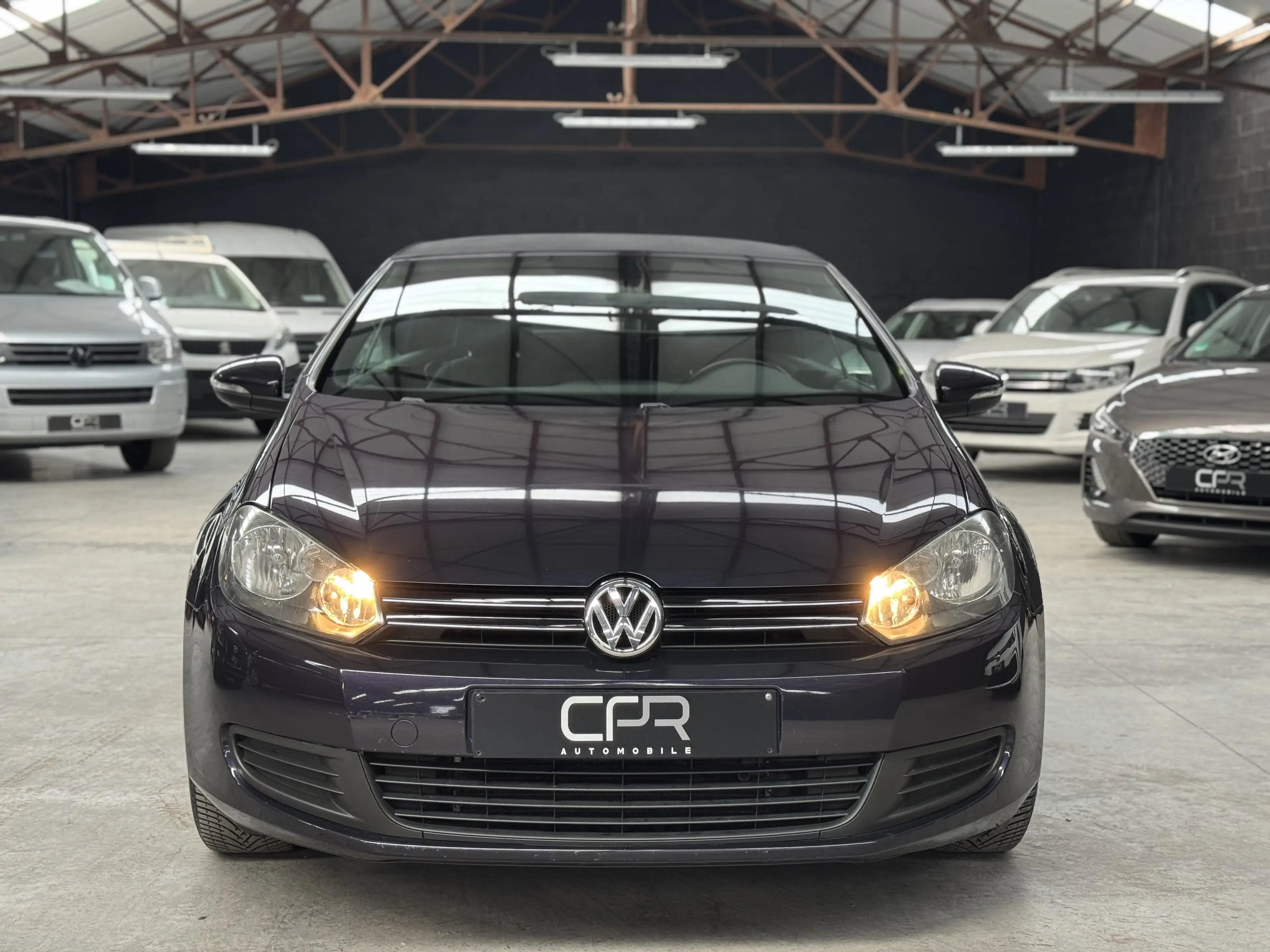 Volkswagen Golf Cabriolet 1.6 TDi * CLIM AUTO * CRUISE * 95.000KM — photo 2