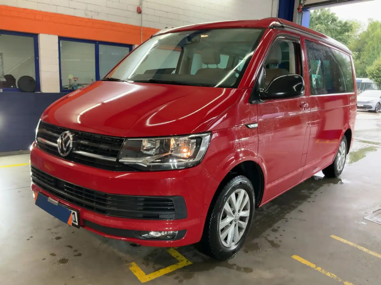 Volkswagen T6 California 2.0 TDI DSG Standheizung Beach Červená - 1