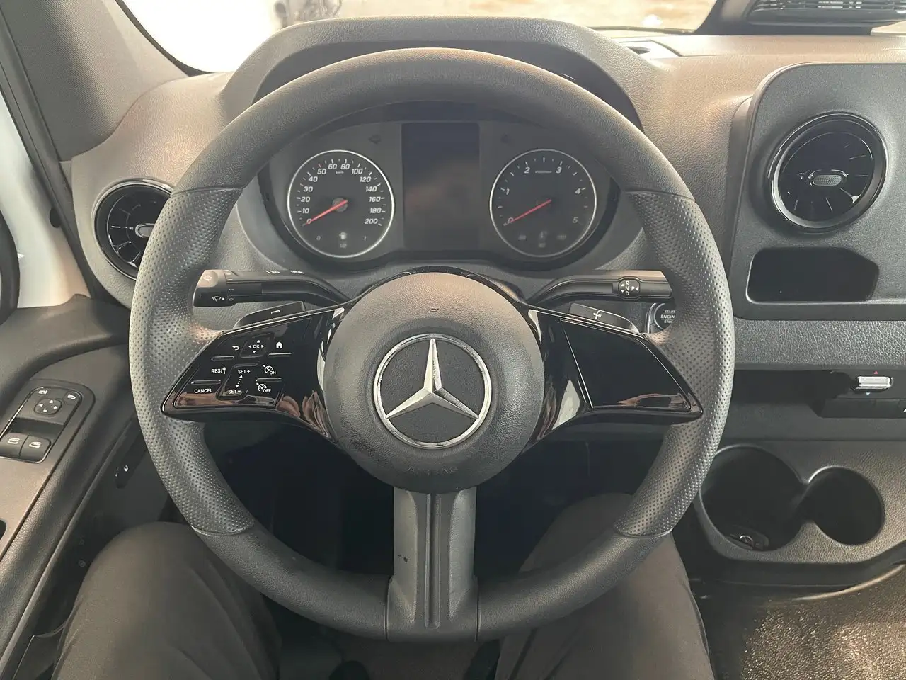 Mercedes-Benz Sprinter снимка Mercedes-Benz Sprinter