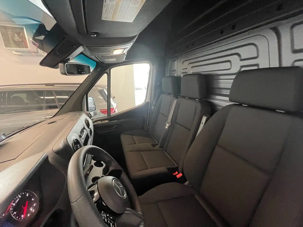 Mercedes-Benz Sprinter снимка Mercedes-Benz Sprinter