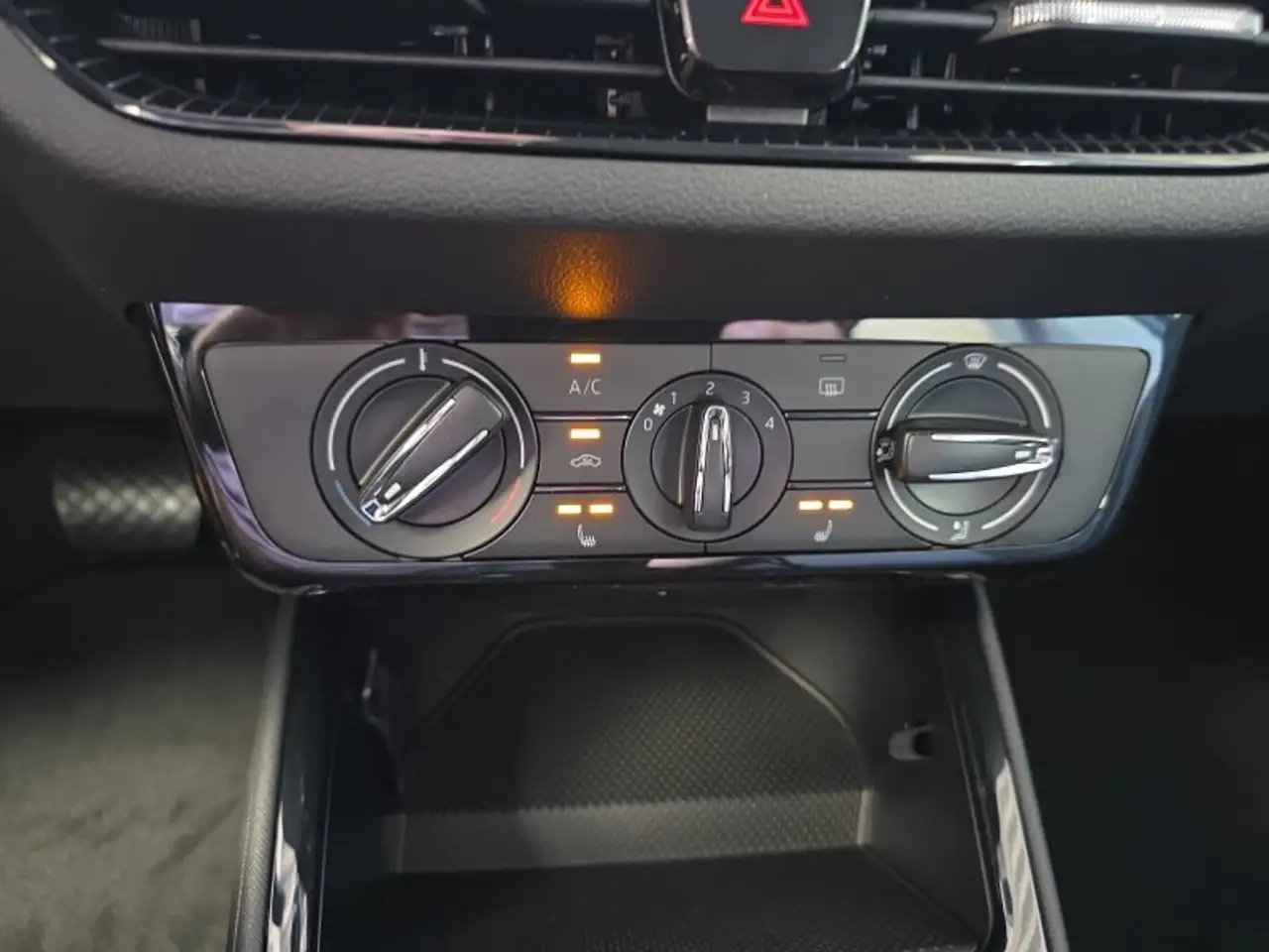 Skoda Fabia 1,0TSI DSG 5*J.Gar/LED/Winterp/Temp. **, миниатюра 22
