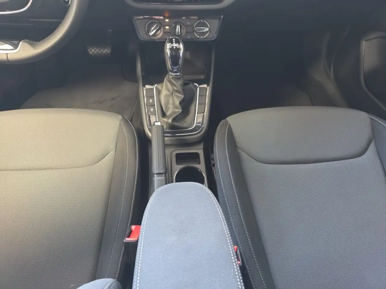 Skoda Fabia 1,0TSI DSG 5*J.Gar/LED/Winterp/Temp. **, миниатюра 11