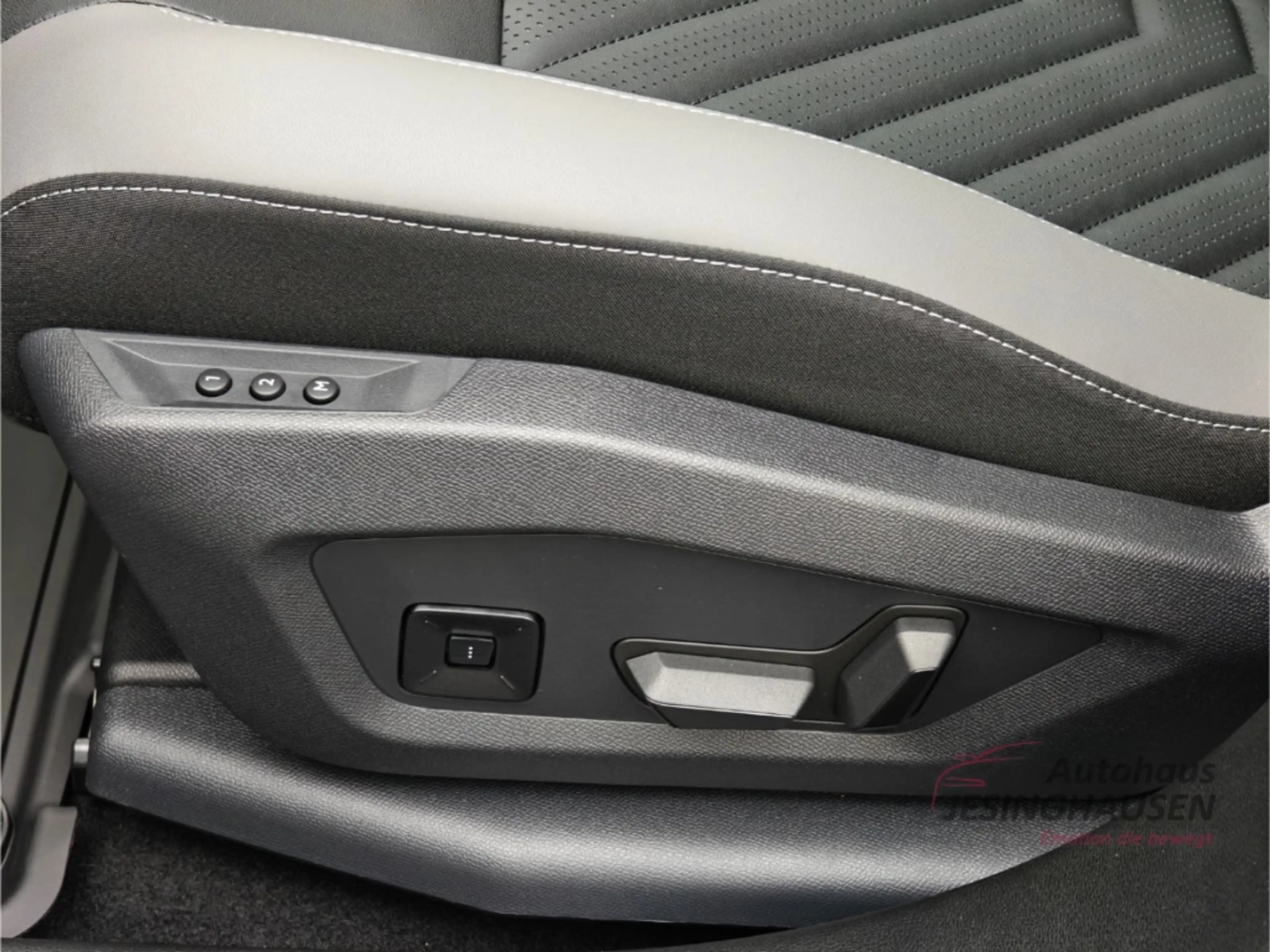 Jeep Compass Summit BEV*Panorama*Massage*Focal Soundsystem*Andr — photo 18