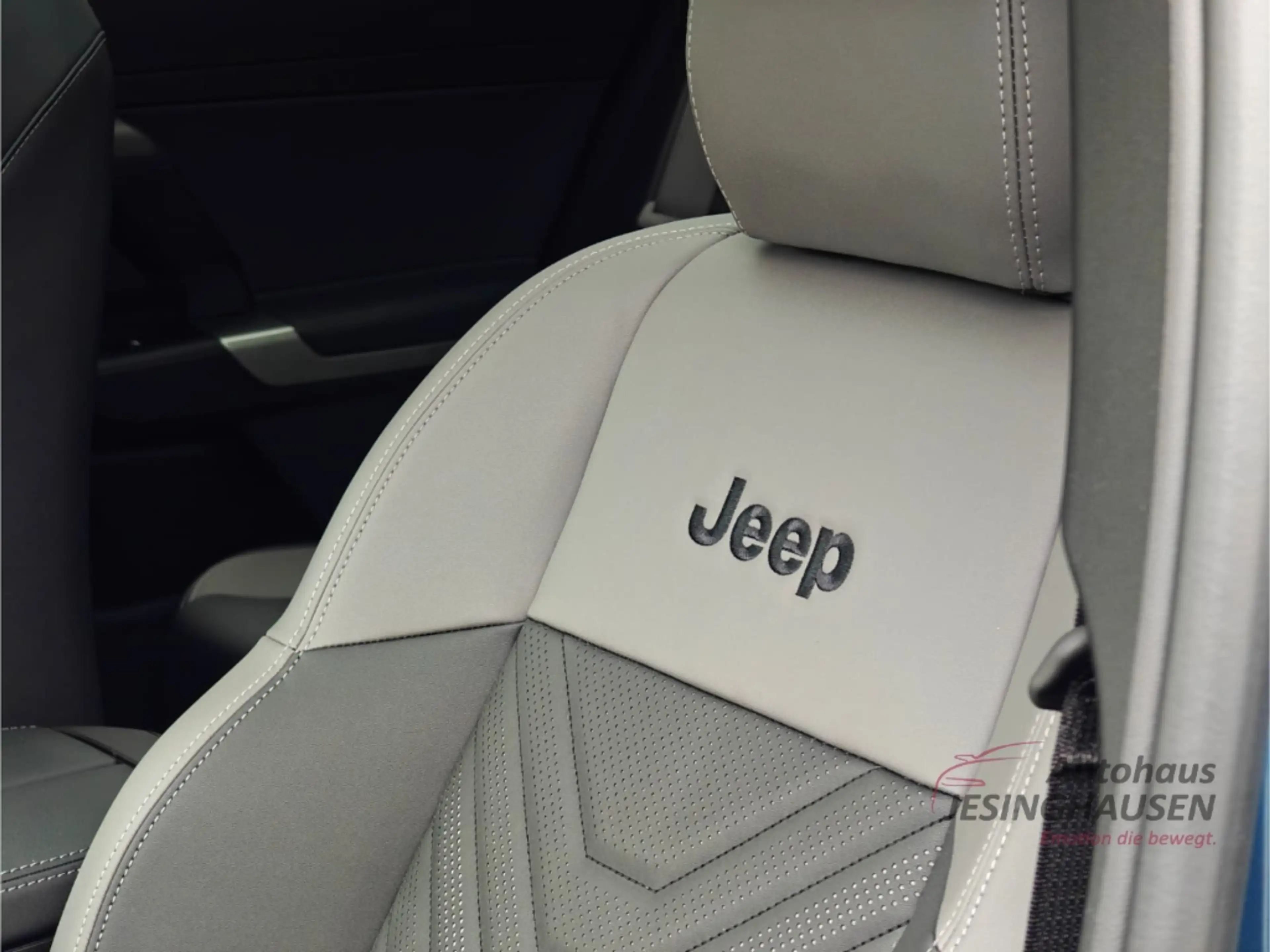 Jeep Compass Summit BEV*Panorama*Massage*Focal Soundsystem*Andr — photo 19