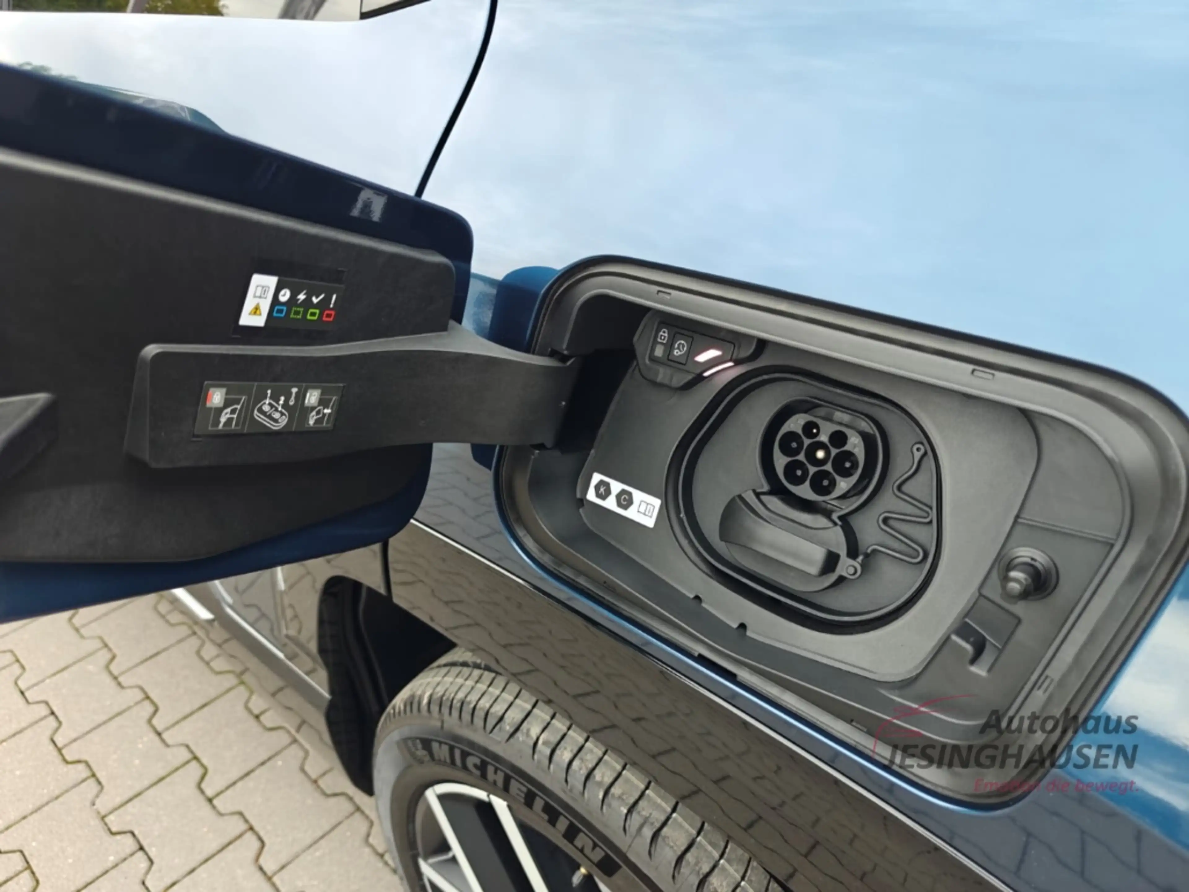 Jeep Compass Summit BEV*Panorama*Massage*Focal Soundsystem*Andr — photo 12