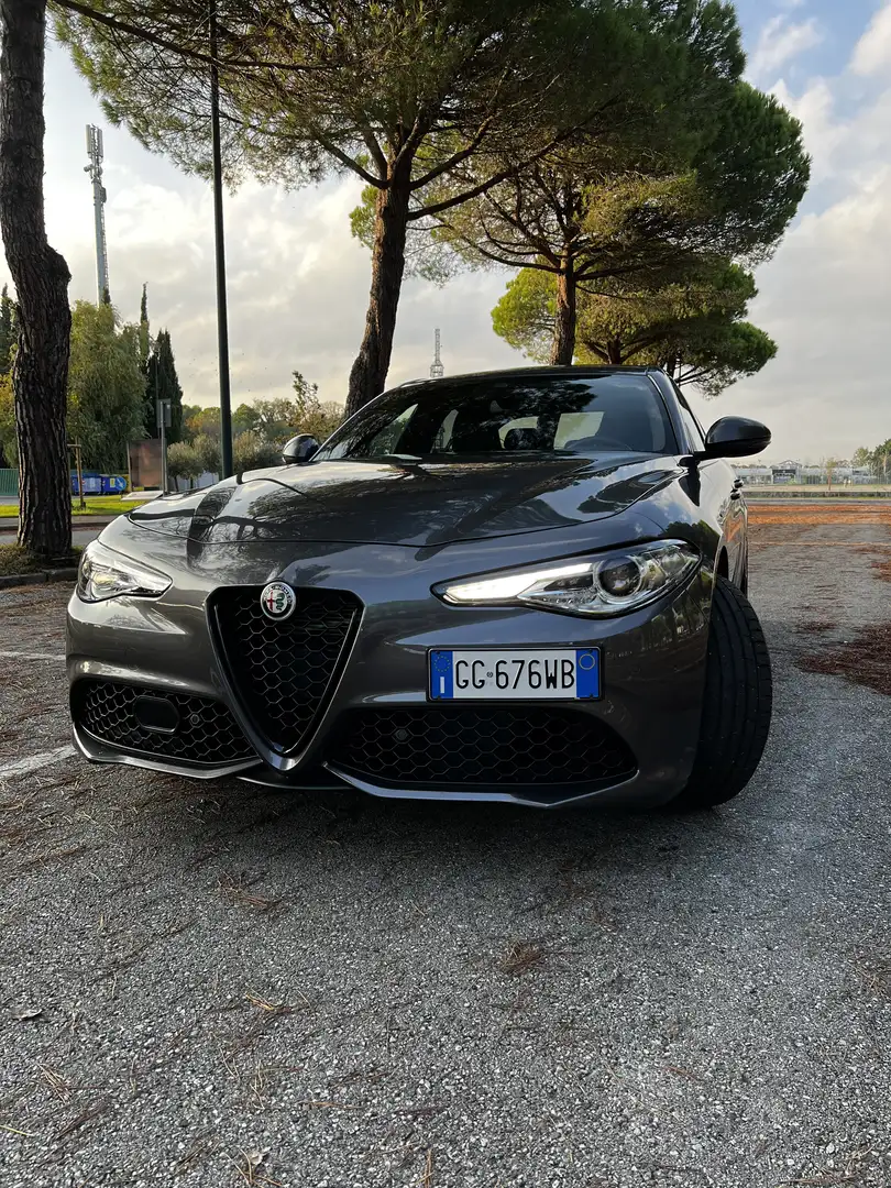 Alfa Romeo Giulia 2.2 t Veloce Q4 210 cv auto Grigio - 2