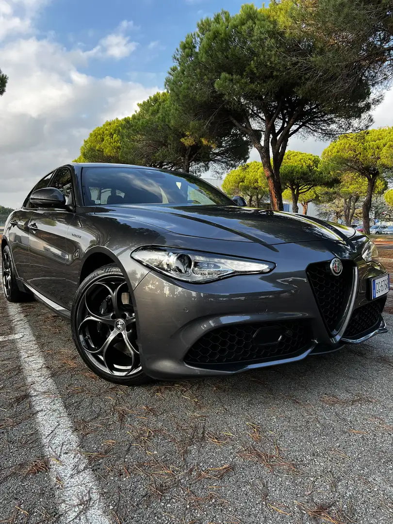 Alfa Romeo Giulia 2.2 t Veloce Q4 210 cv auto Grigio - 1