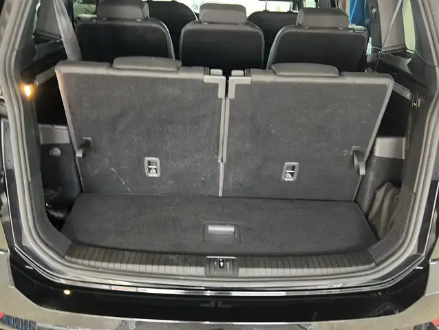 Volkswagen Touran view 18