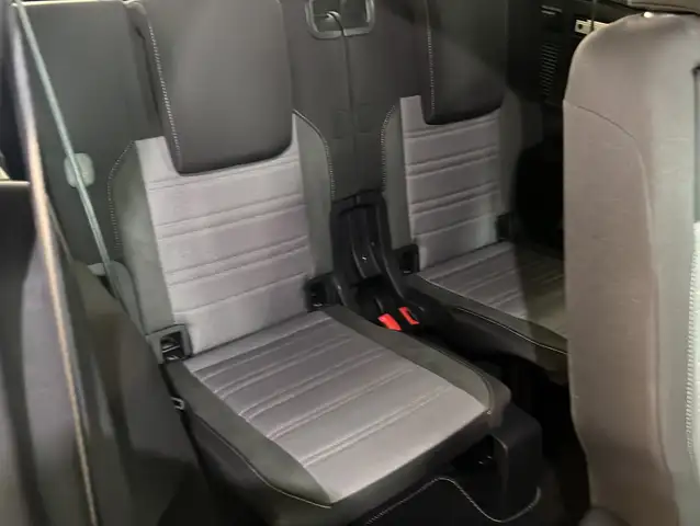 Volkswagen Touran view 22