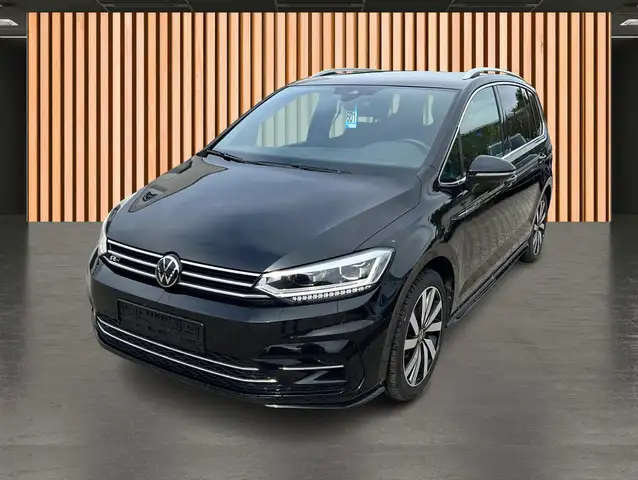Volkswagen Touran view 2