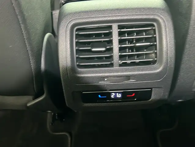 Volkswagen Touran view 16