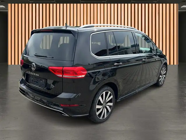 Volkswagen Touran view 4