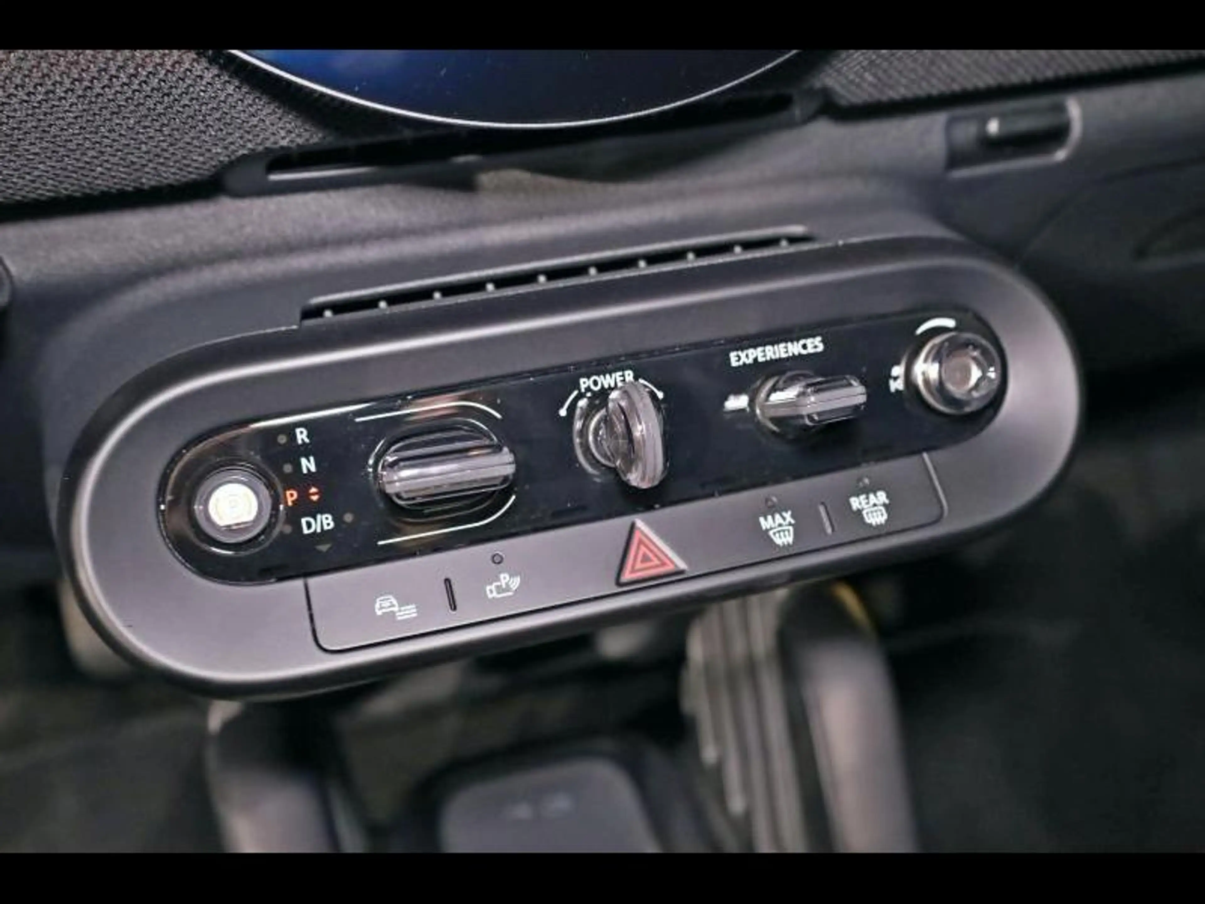 MINI Cooper SE — photo 12