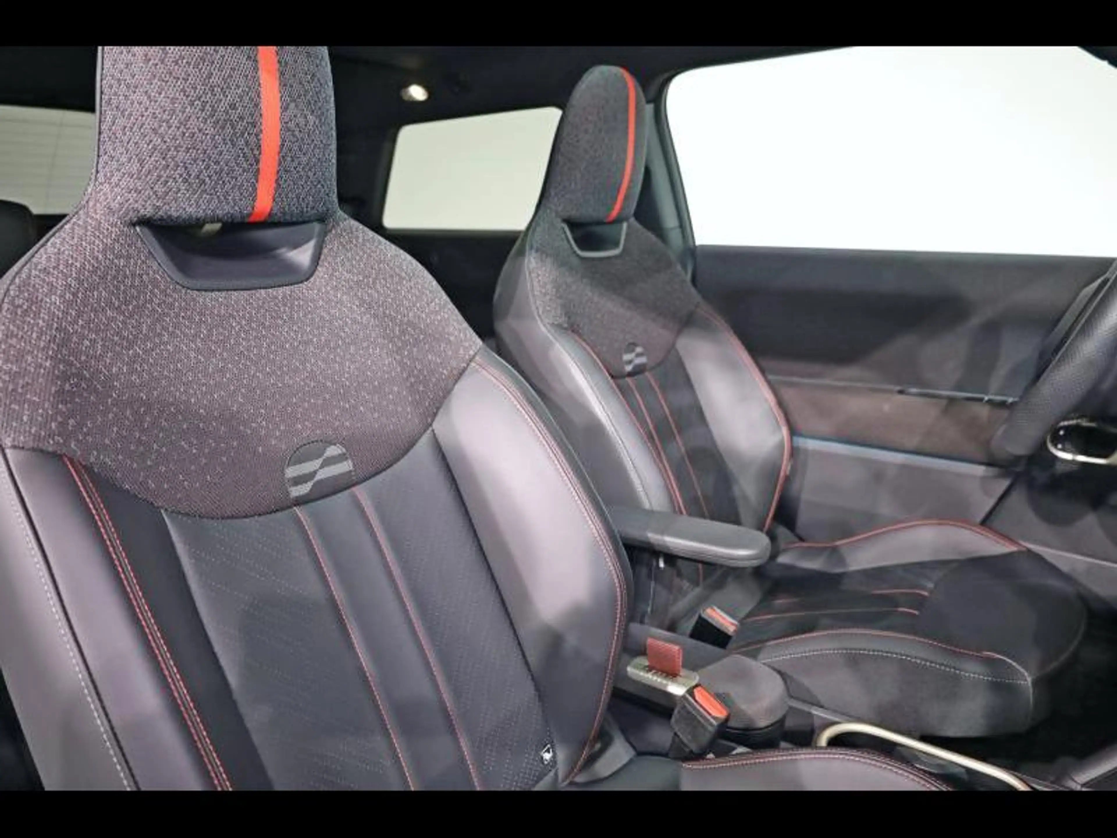 MINI Cooper SE — photo 11
