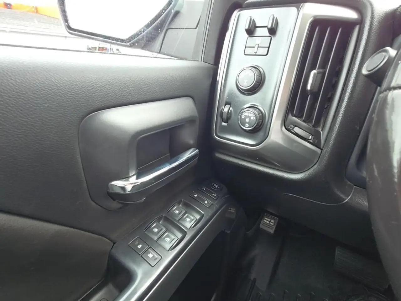 Chevrolet Silverado 1500 снимка Chevrolet Silverado 1500