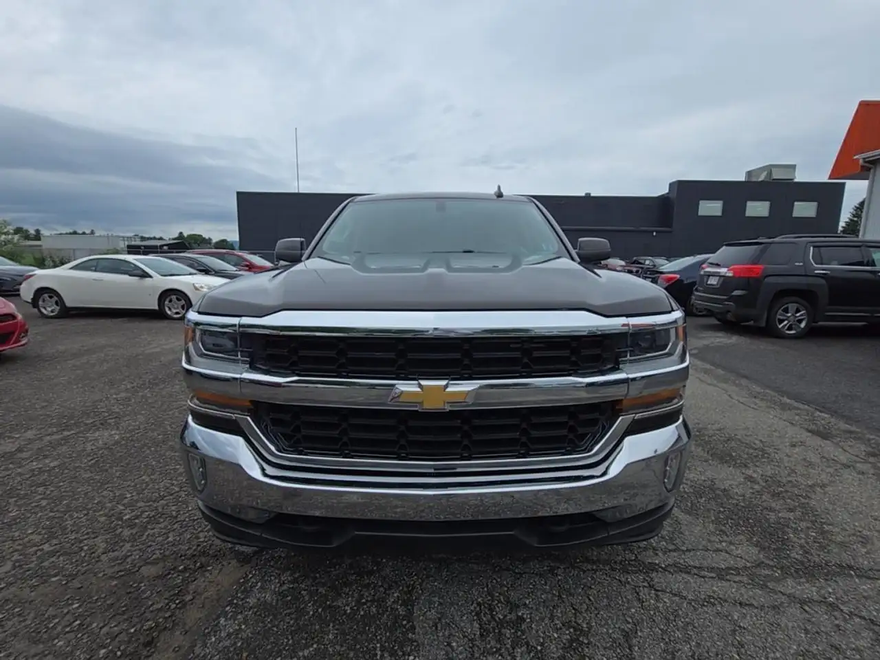 Chevrolet Silverado 1500 снимка Chevrolet Silverado 1500
