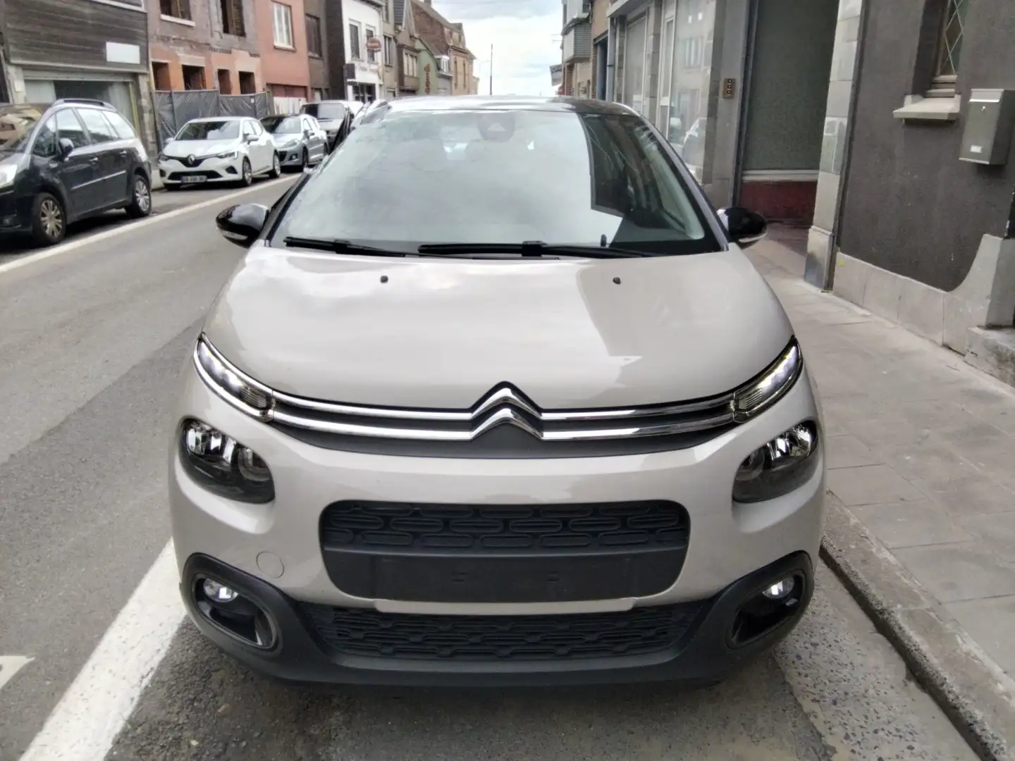 Citroen C3 PureTech 82 S&S BVM5 Shine - 1