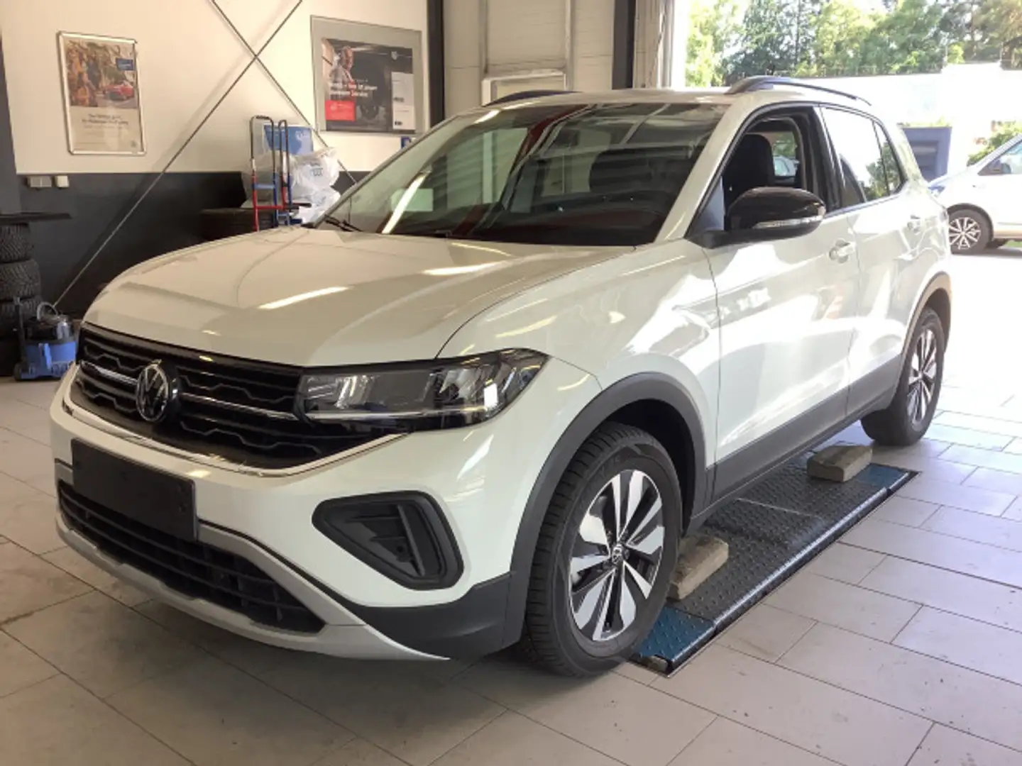 Volkswagen T-Cross 1.5 TSI Goal DSG ACC Navi Stzhzg CarPlay Weiß - 2