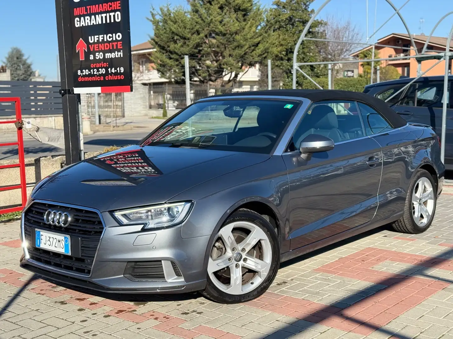 Audi A3 A3 Cabrio 2.0 TDI S tronic Design Grigio - 2