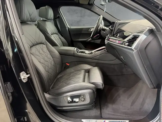BMW X6 view 11
