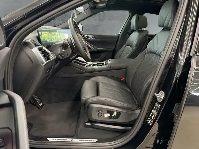 BMW X6 view 8