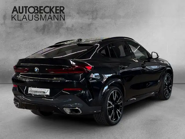 BMW X6 view 2
