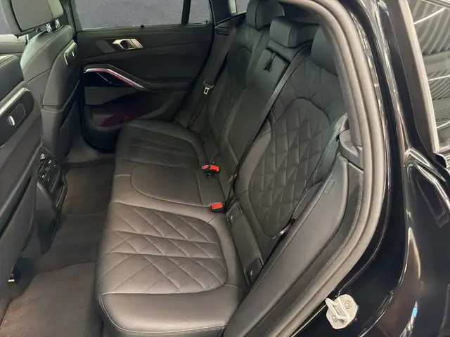 BMW X6 view 13