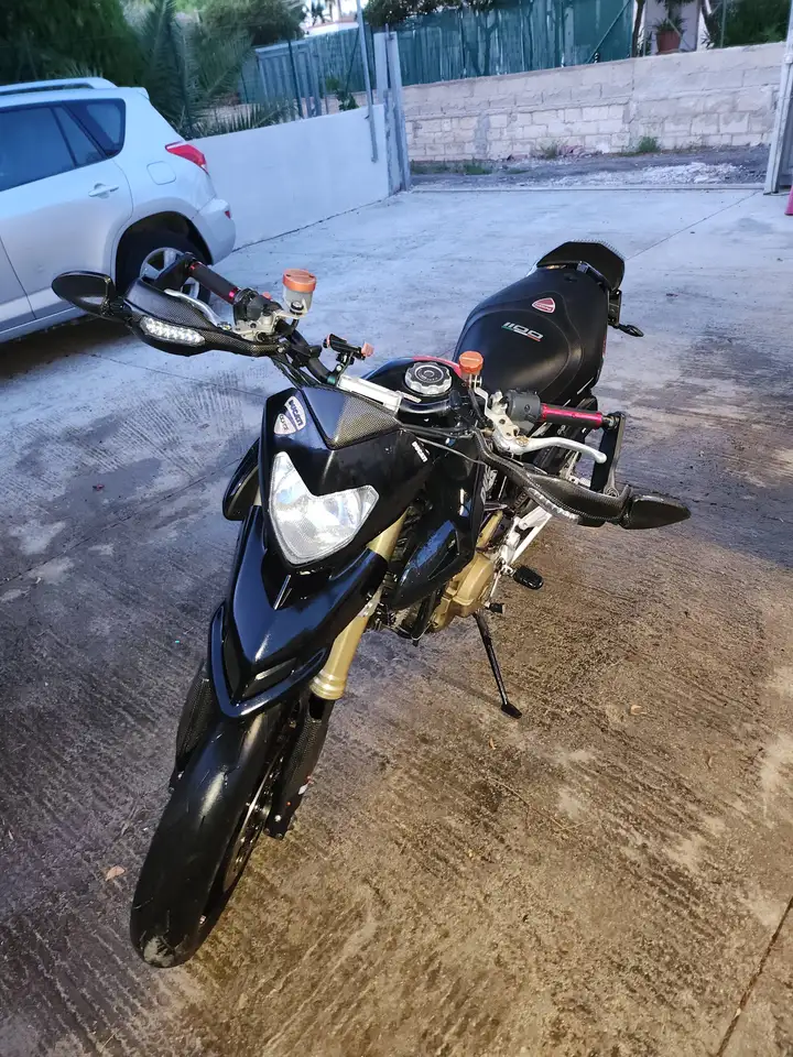 Ducati Hypermotard 1100