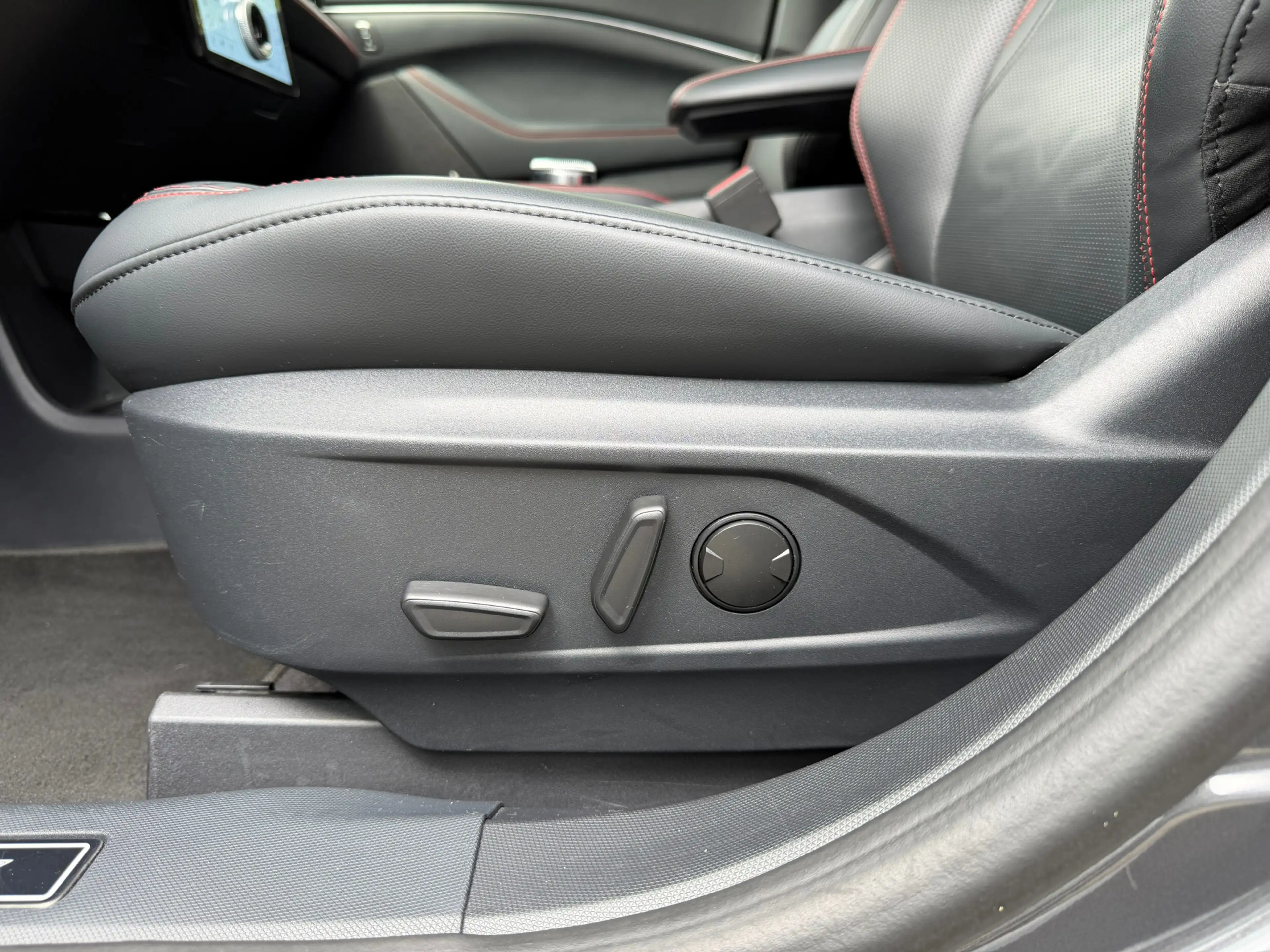 Ford Mustang Mach-E Extended First Edition AWD 98 kWh SOH 95% | 360 CA — photo 11