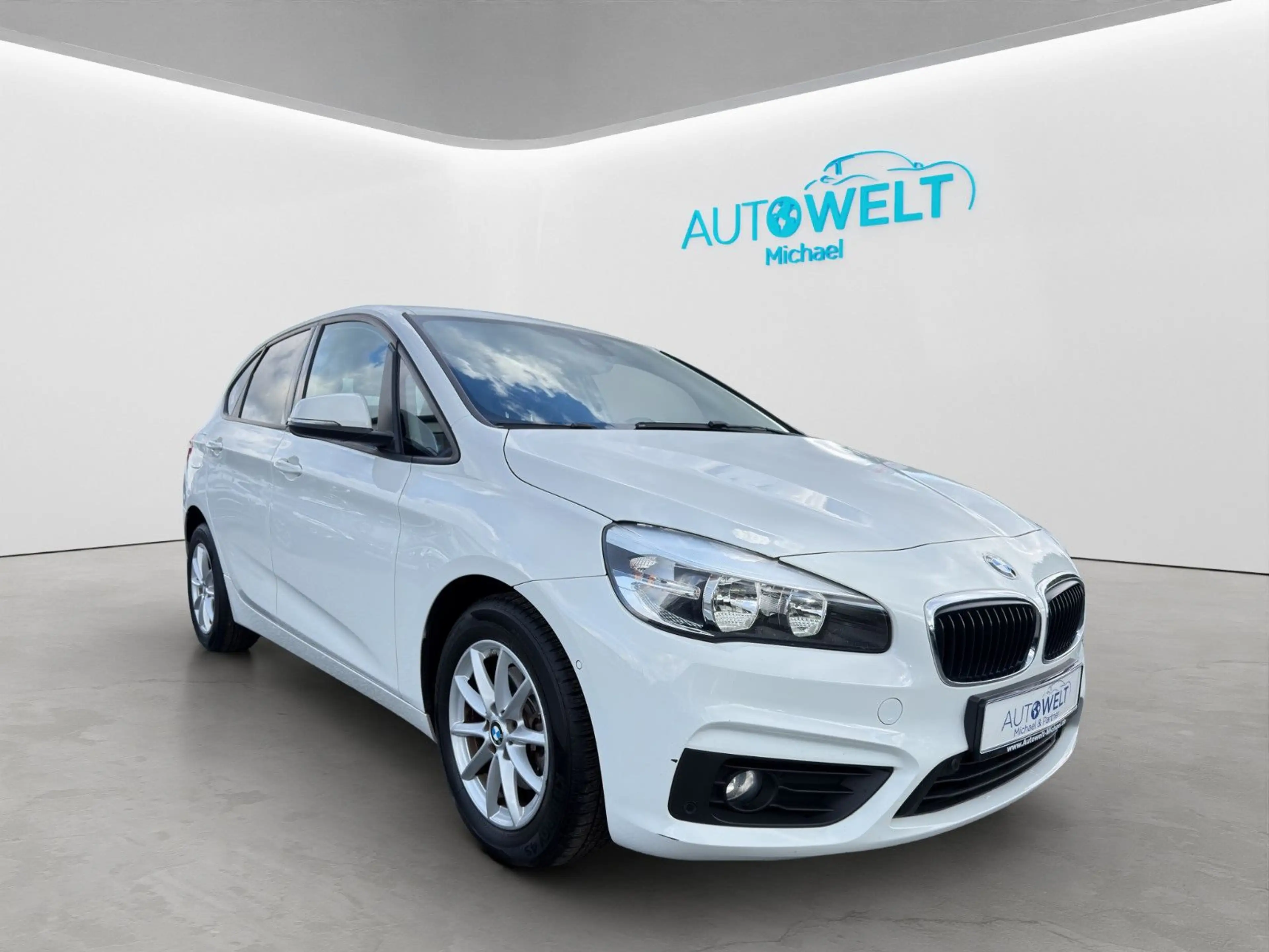 BMW 218 Aut.KLIMAAUT NAV Insp+TÜV Neu — photo 3