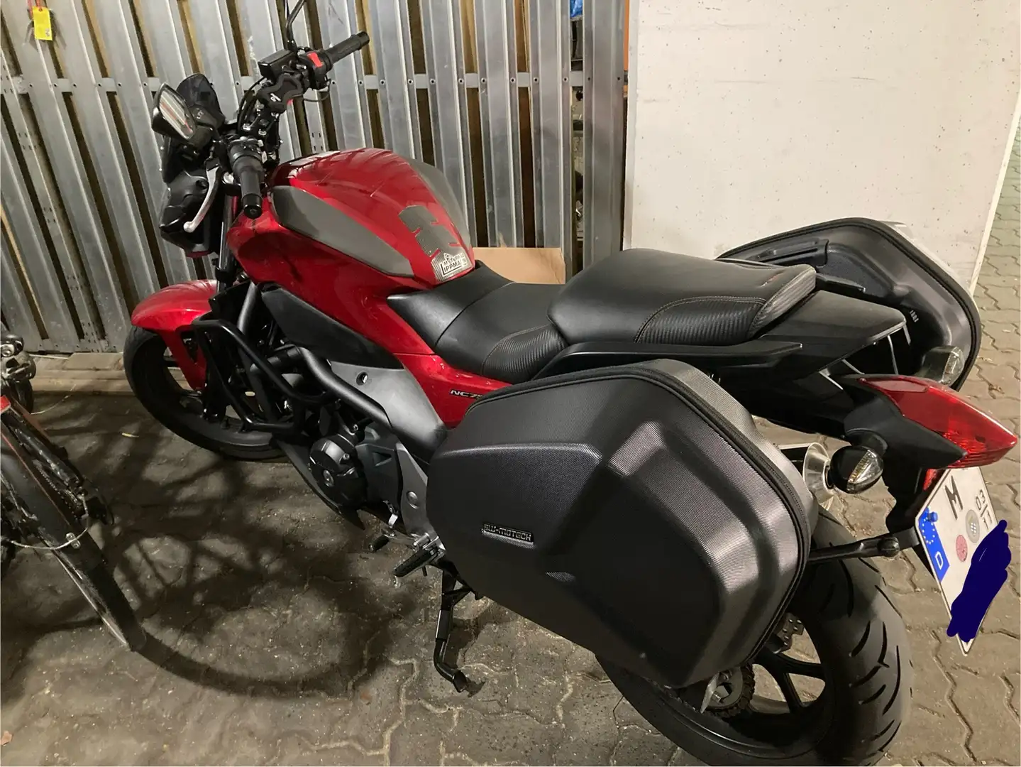 Honda NC 750 Piros - 2