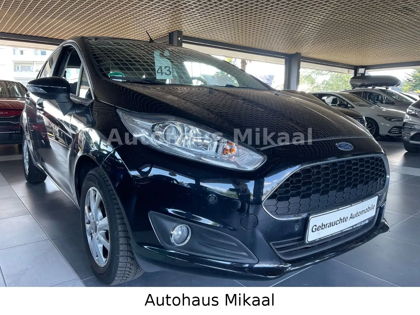 Ford Fiesta Celebration Schwarz - 1