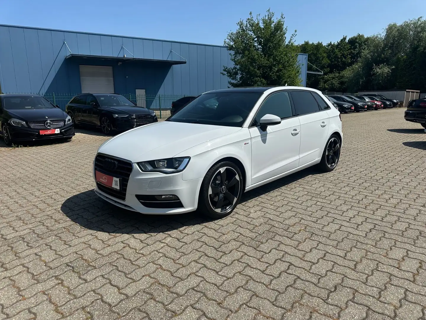 Audi A3 2.0 TDI SB S line Panorama Navi Rotor 18" AHK Wit - 1