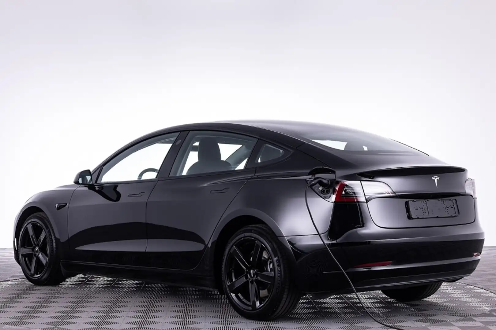 Tesla Model 3 Standard RWD Plus 60 kWh | PANORAMADAK | LEDER Noir - 2