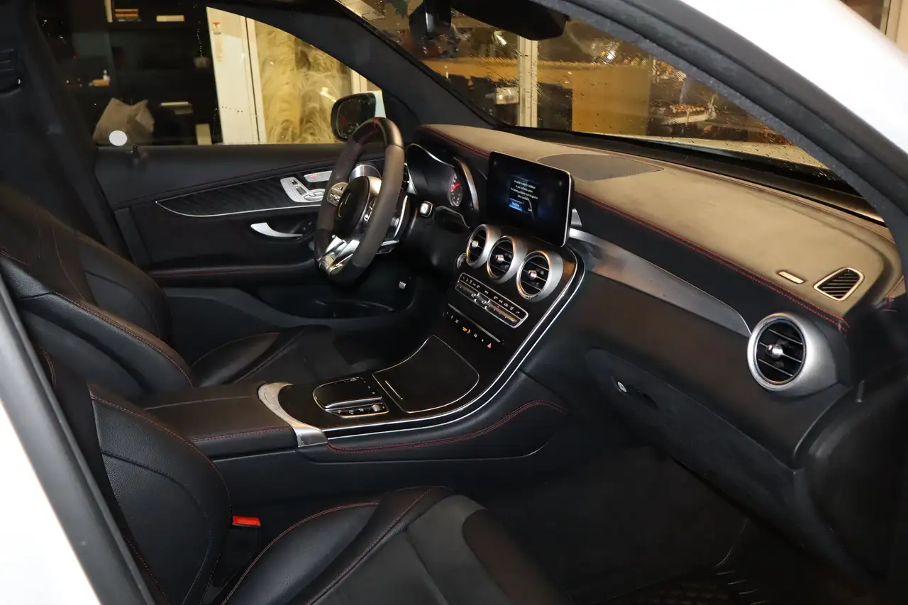 Mercedes-Benz GLC снимка Mercedes-Benz GLC