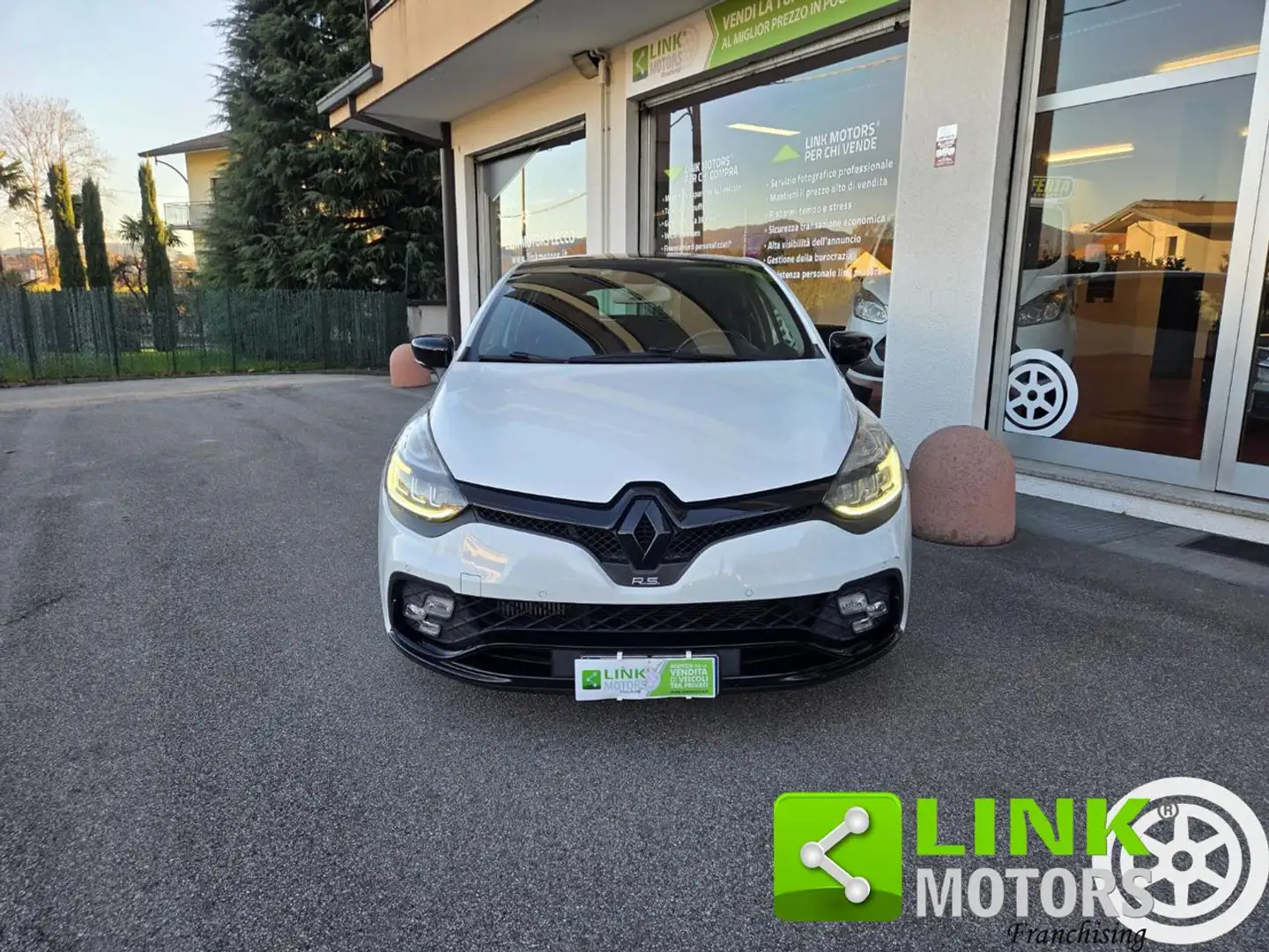 Renault Clio TCe 220CV EDC 5 porte Energy R.S. Trophy GAR.INCL. Bianco - 2