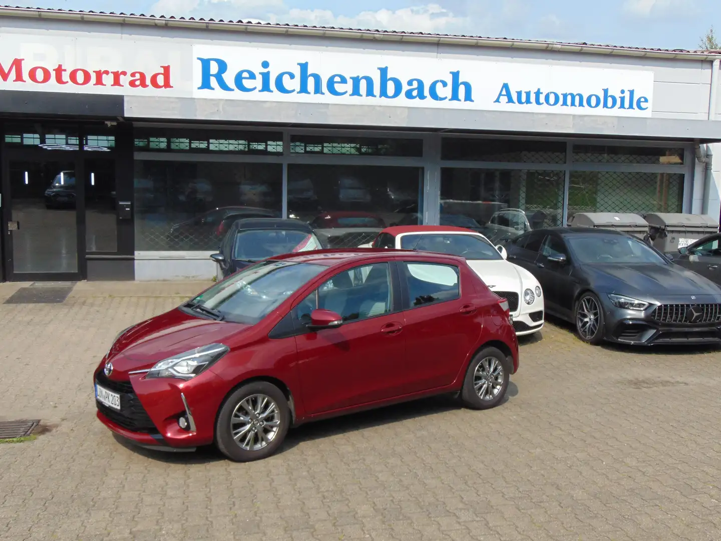 Toyota Yaris Comfort Rood - 1