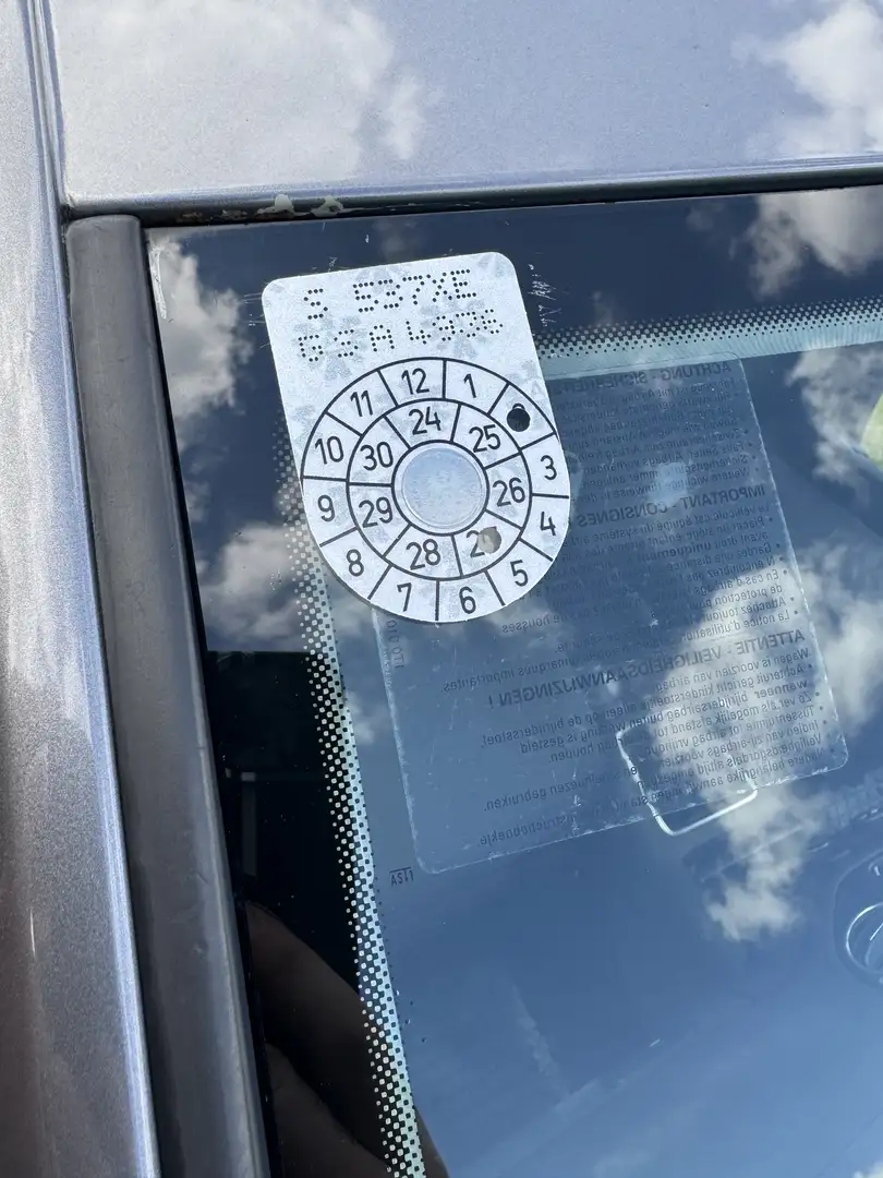 Volkswagen Golf Plus 1.9 TDI DPF Comfortline - 1