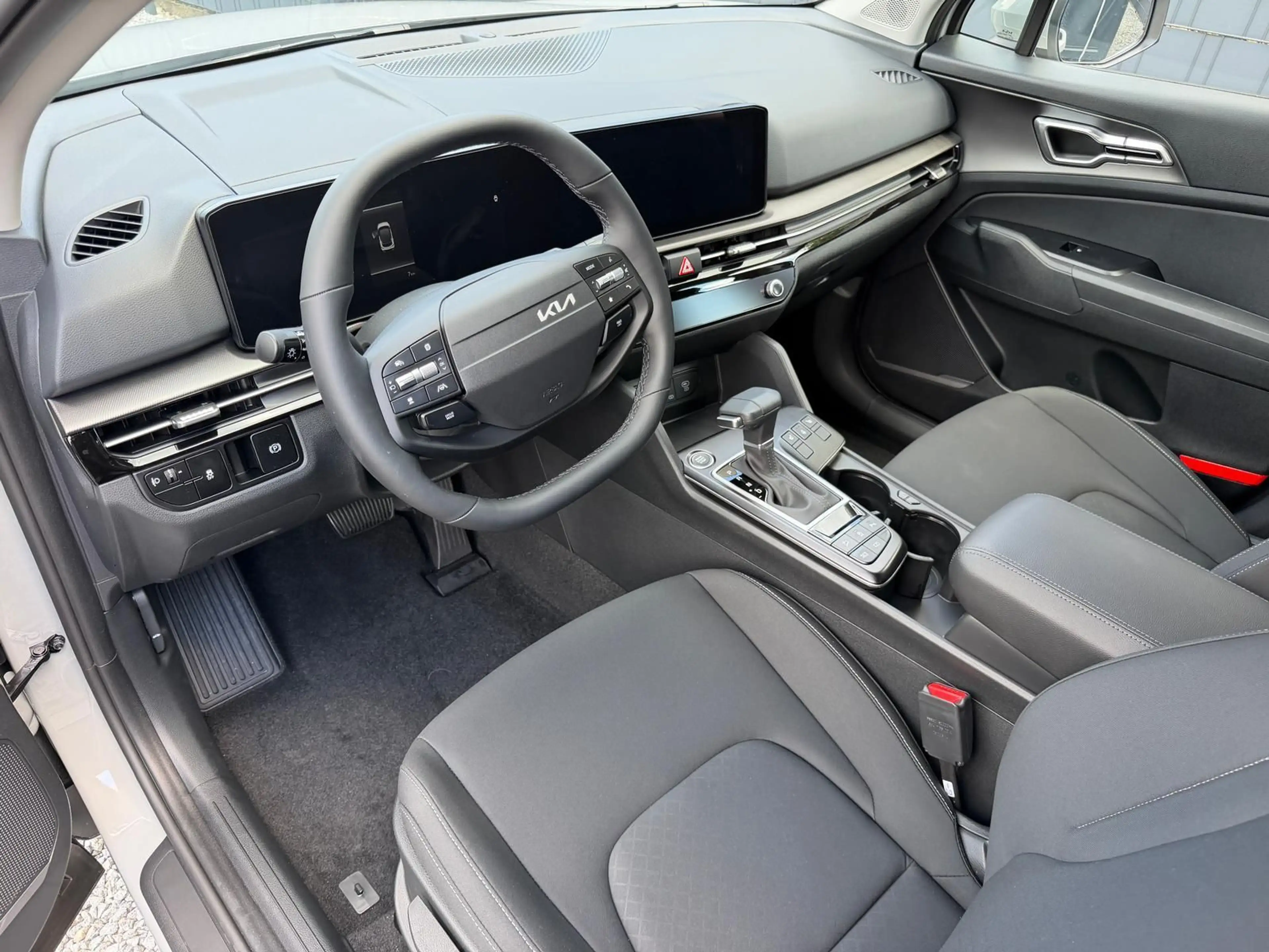 Kia Sportage Silver 4WD Automatik 132 kW (179 PS)... — photo 9