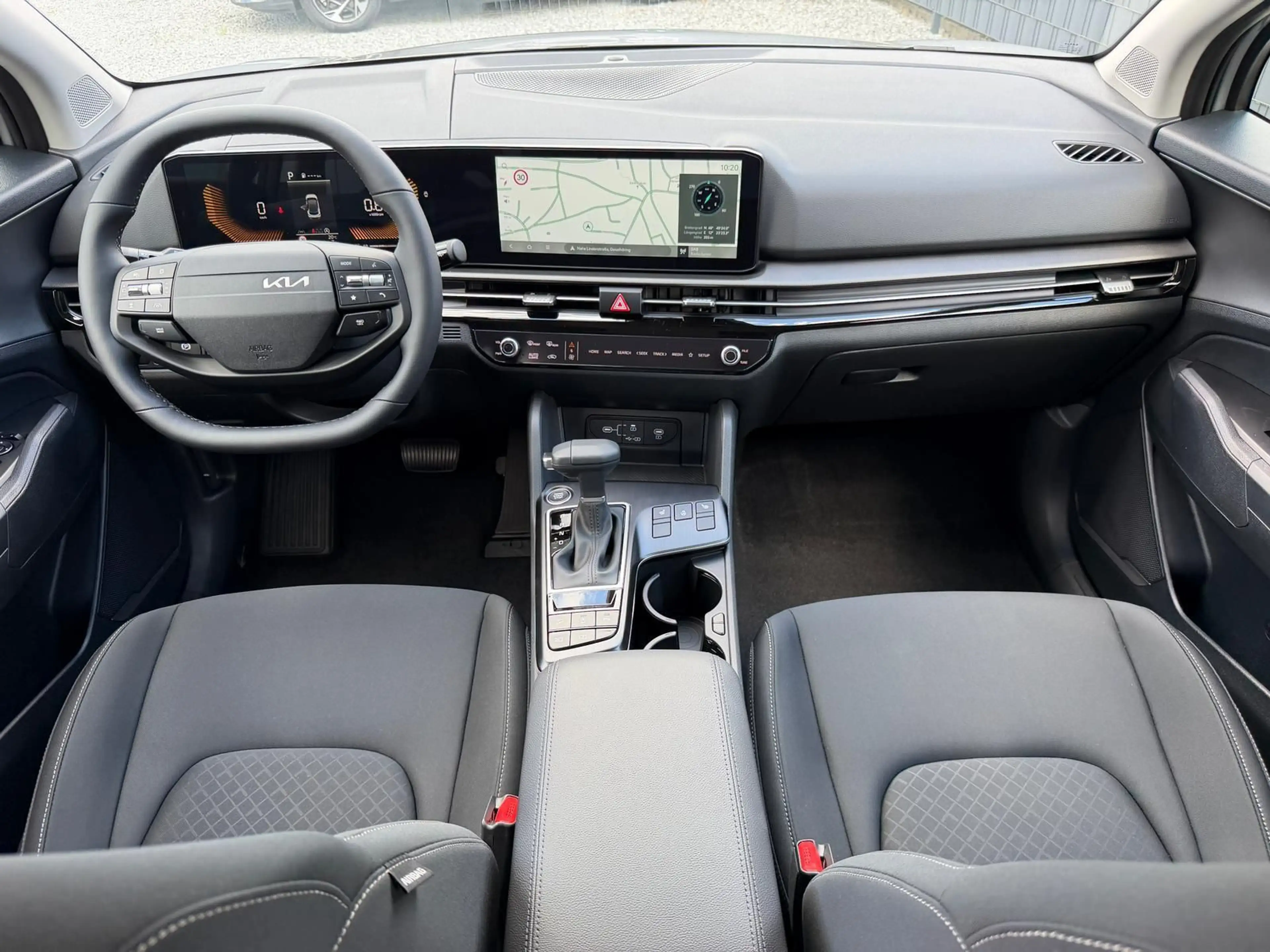 Kia Sportage Silver 4WD Automatik 132 kW (179 PS)... — photo 12