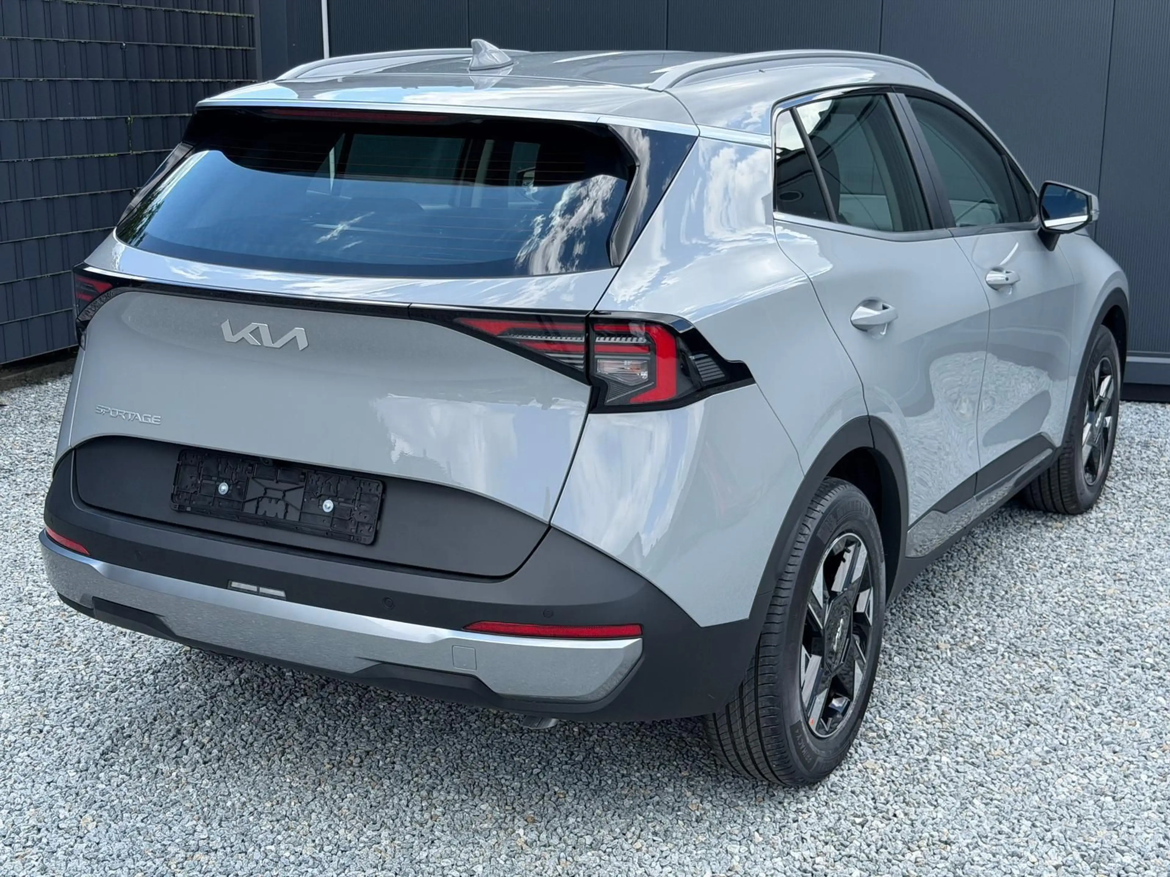 Kia Sportage Silver 4WD Automatik 132 kW (179 PS)... — photo 4