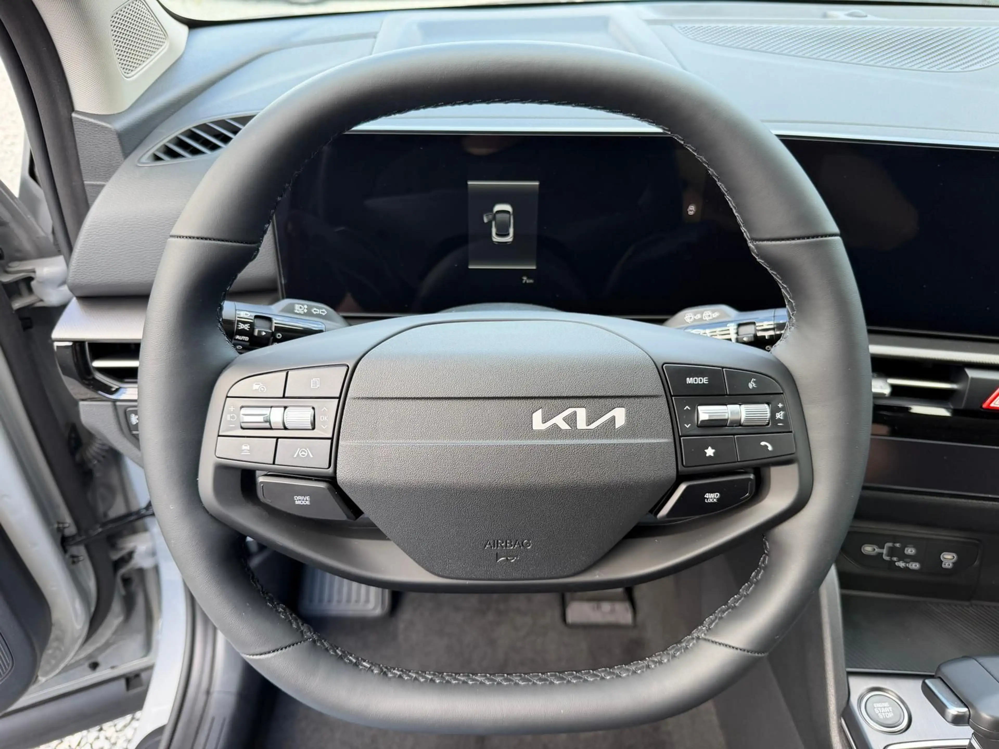 Kia Sportage Silver 4WD Automatik 132 kW (179 PS)... — photo 11