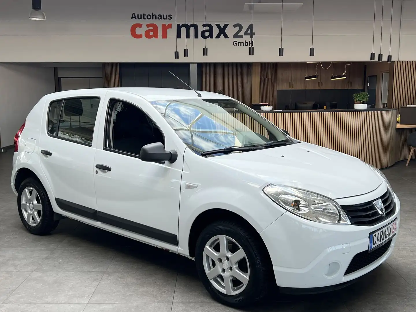 Dacia Sandero 1.5 USB AUX Wit - 1