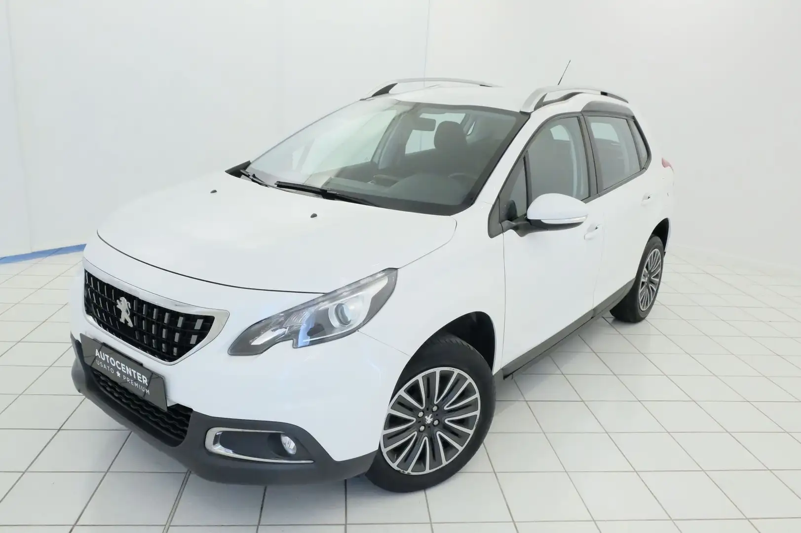 Peugeot 2008 BlueHDi 100 S&S Active Weiß - 1