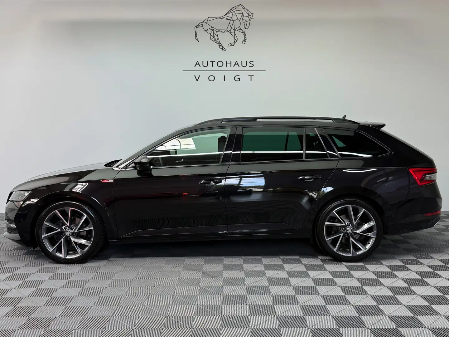 Skoda Superb Sportline|2.Hand|Kamera|LED|Pano|ACC| Schwarz - 1